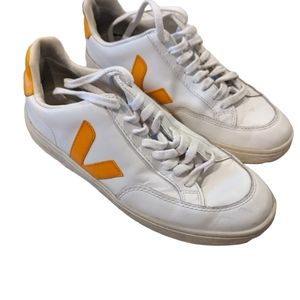 veja • women's t2 sneakers